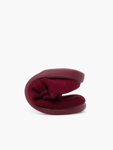 Pisamonas - Bailarina en rojo