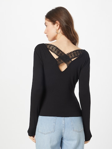 ABOUT YOU Shirt 'Doro' in Black