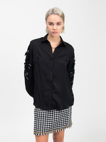 Influencer Bluse in Schwarz: Vorderseite