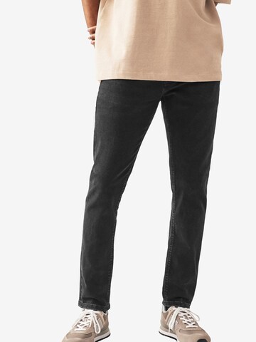 Slimfit Jeans di Next in nero: frontale