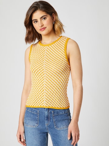 Guido Maria Kretschmer Women Knitted Top 'Verena' in Yellow: front