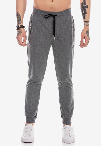 Redbridge Regular Pants 'Blackburn' in Grey: front