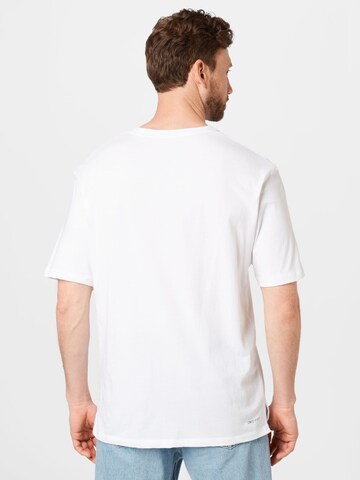 T-Shirt Jordan en blanc