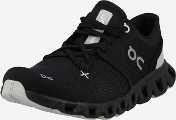 Sneaker bassa 'CloudX3' di On in nero: frontale