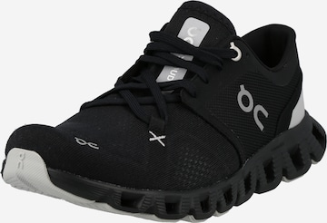 On - Zapatillas deportivas bajas 'CloudX3' en negro: frente
