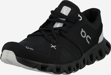 On Laufschuh 'CloudX3' in Schwarz: predná strana