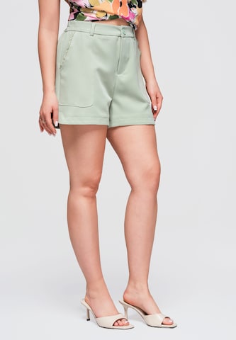 Ombre Regular Trousers in Green