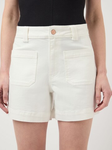 YAS Regular Jeans in Weiß