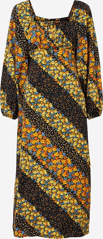 Rochie de la Nasty Gal pe mai multe culori: față