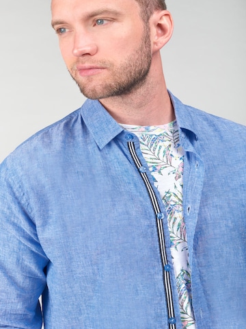 Coupe regular Chemise 'Rodes' Le Temps Des Cerises en bleu