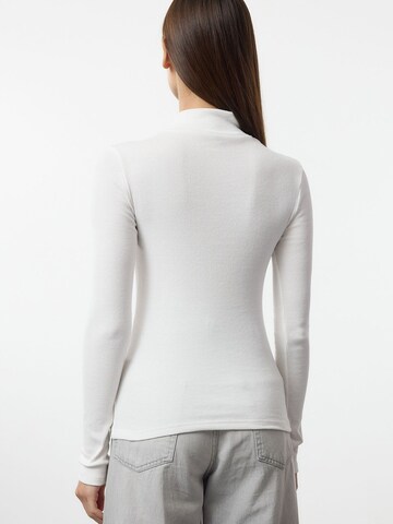 T-shirt Trendyol en blanc
