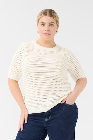 KAFFE CURVE Sweater in White: front