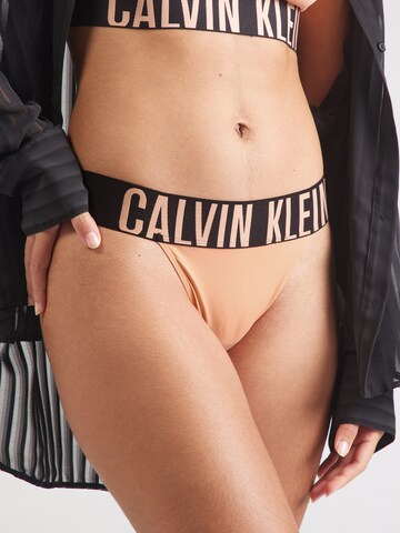 Calvin Klein Underwear String in Pink: Vorderseite
