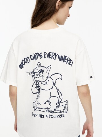 T-shirt 'ARDILLA' Pull&Bear en blanc