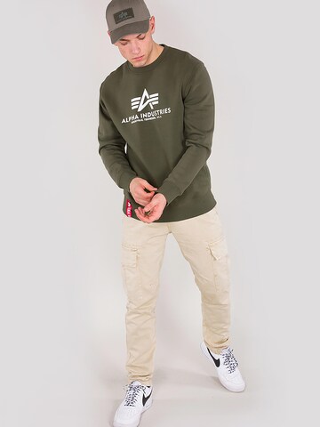 ALPHA INDUSTRIES Sweatshirt 'Basic' i grön