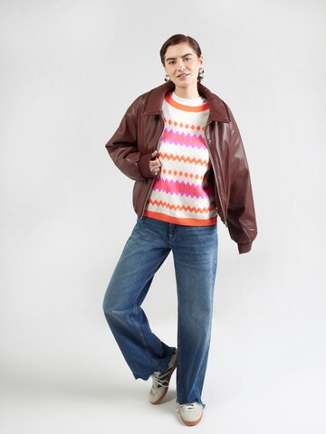 Grace Свитер в Белый