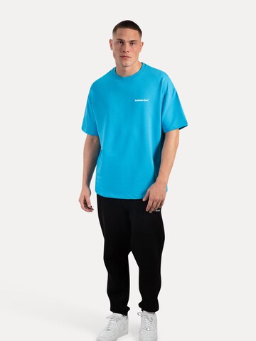 Smilodox T-Shirt Oversize Backprint Tamio in Blau