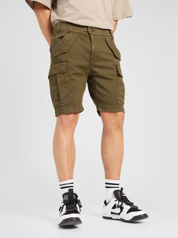 ALPHA INDUSTRIES Regular Cargobroek 'Airman' in Groen: voorkant