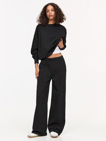 Wide leg Pantaloni di Pull&Bear in nero