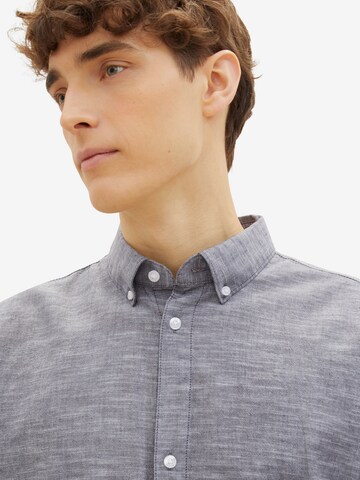 Regular fit Camicia 'Slubyarn' di TOM TAILOR DENIM in grigio