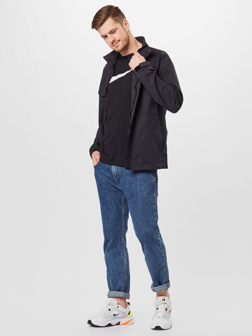 Nike Sportswear Jacke in Schwarz