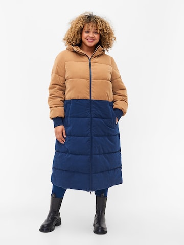 Zizzi Wintermantel 'CAPEACHY' in Blauw: voorkant