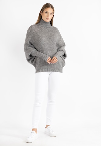 Pull-over 'Vanne' RISA en gris