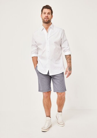 REDPOINT Slimfit Shorts in Blau