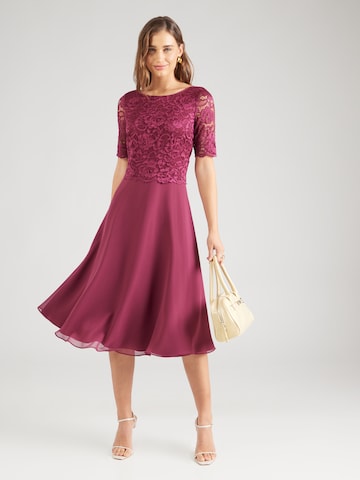 Robe de cocktail Vera Mont en rose