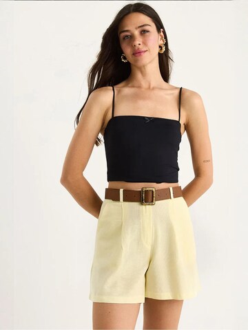 Pantalon à pince Bianco Lucci en jaune : devant