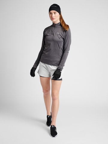 Regular Pantalon de sport Newline en gris