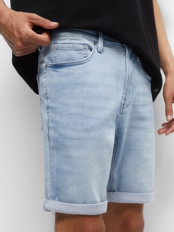 Pull&Bear Regular Jeans in Blau