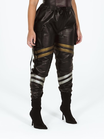 Baggy Pantalon cargo 'Hero Cargo – Pantalon Gold/Silver' Vibranyum en noir : devant