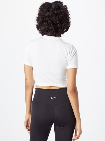 T-shirt 'Essential' Nike Sportswear en blanc