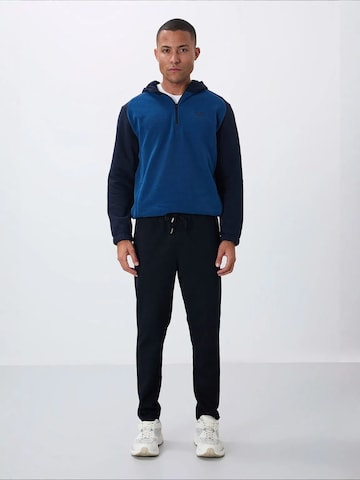 Tommy Life Workout Pants 'Jogginghose' in Black: front
