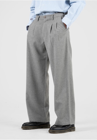 Wide leg Pantaloni con pieghe di Prohibited in grigio