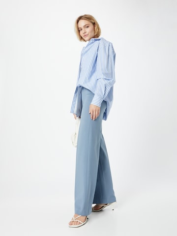 DRYKORN Boot cut Pleated Pants in Blue