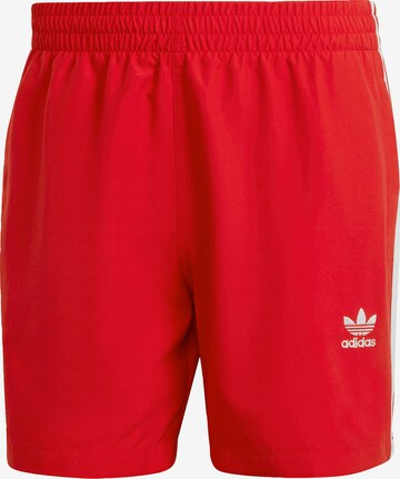 Shorts de bain ADIDAS ORIGINALS en rouge : devant