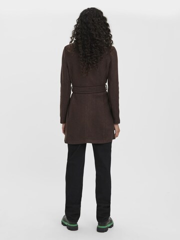 Vero Moda Tall Tussenmantel 'Dora' in Bruin