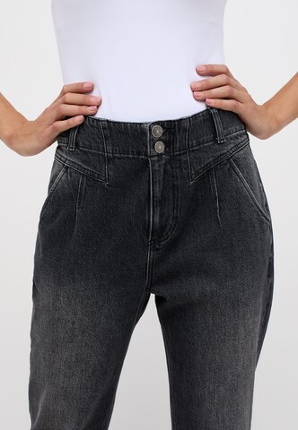 Angels Tapered Jeans in Grey