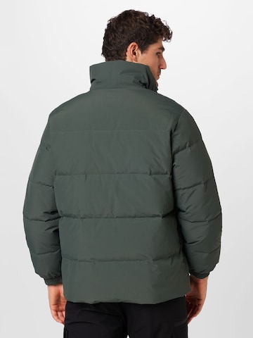 Geacă de iarnă 'Danville' de la Carhartt WIP pe verde