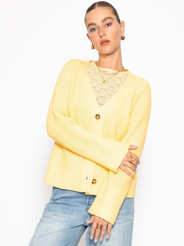 SASSYCLASSY Strickjacke‌‌‌‌‌‌‌ in Gelb