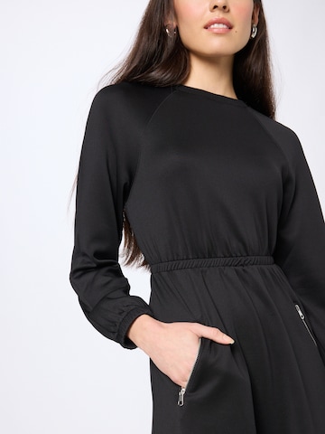 Robe 'Floria' ABOUT YOU en noir