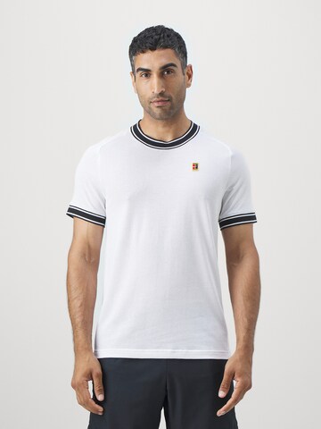 NIKE Λειτουργικό μπλουζάκι 'HERITAGE' σε λευκό: μπροστά