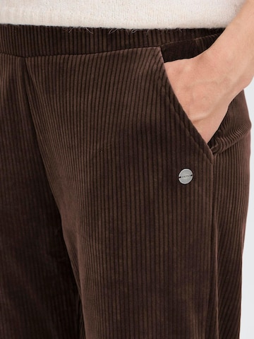 Oxmo Regular Chinohose ' OXEBBA ' in Braun
