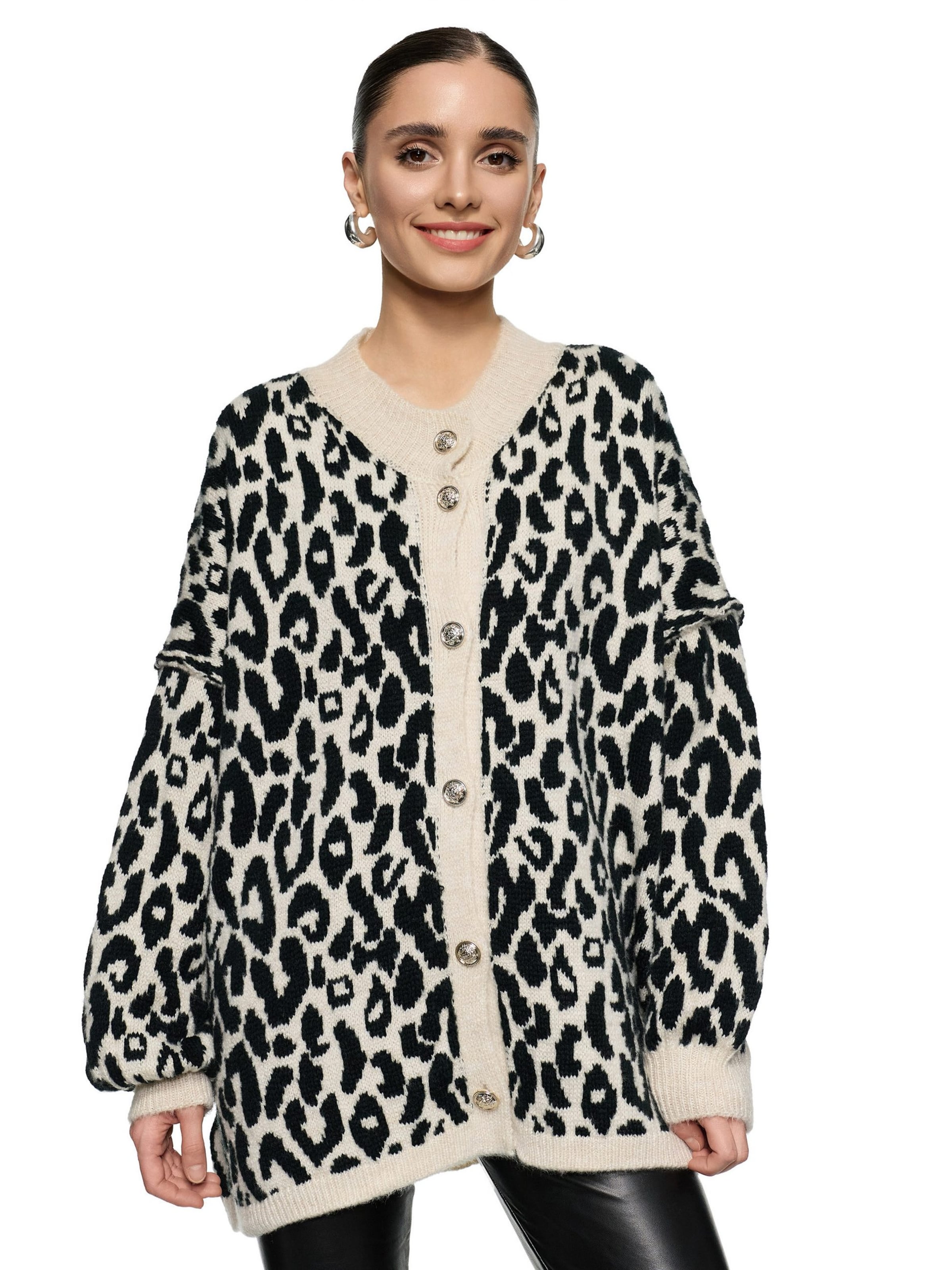 Worldclassca Oversized Cardigan in Black: front
