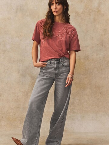 Next Shirt in Red