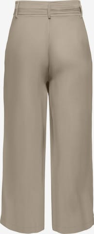 Wide leg Pantaloni con pieghe 'CARO' di ONLY in beige
