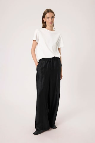 SOAKED IN LUXURY Wide leg Broek 'SLLaurie' in Zwart