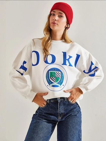 Bianco Lucci Sweatshirt in Wit: voorkant